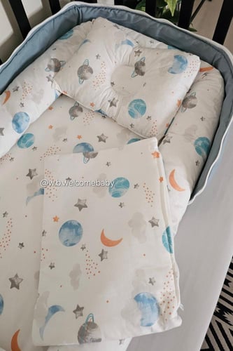 سرير متنقل/مخدة راس /حقيبه صغيره لاغراض البيبي