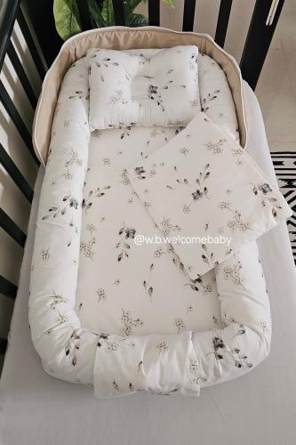 سرير متنقل /مخدة راس /حقيبه صغيره لاغراض البيبي