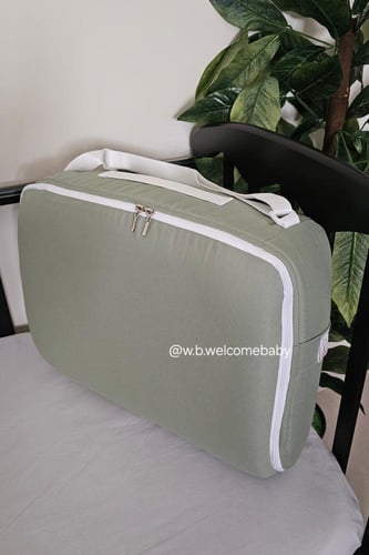 سرير متنقل /مخدة راس /حقيبه صغيره