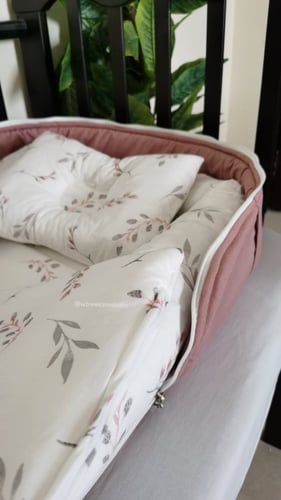 سرير متنقل/مخده راس /حقيبه صغيره /لحاف