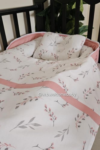 سرير متنقل /مخدة راس /حقيبه صغيره /لحاف