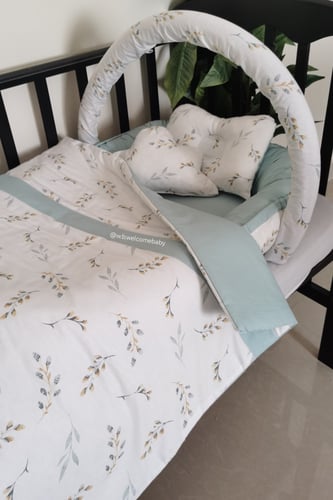 طقم سله(سله /مخده راس /مخده الغيمه /لحاف /ناموسيه...