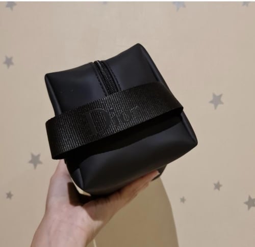 شنطة اسود رجاليه من ديور