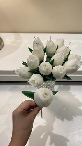 وردة التوليب بساق صناعية