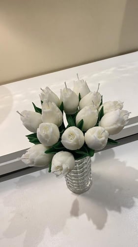 وردة التوليب بساق صناعية