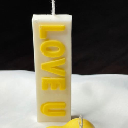 شمعة بكتابة Love