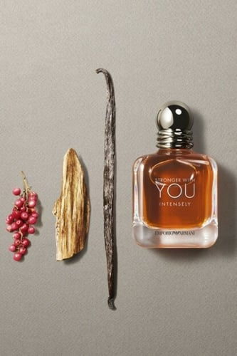 عطر سترونجر ويذ يو انتنسلي من ارمني او دي برفيوم 5...