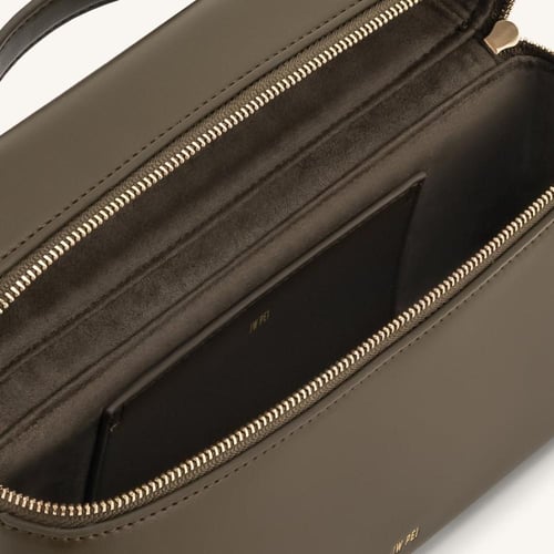 جي دبليو بي | JW PEI