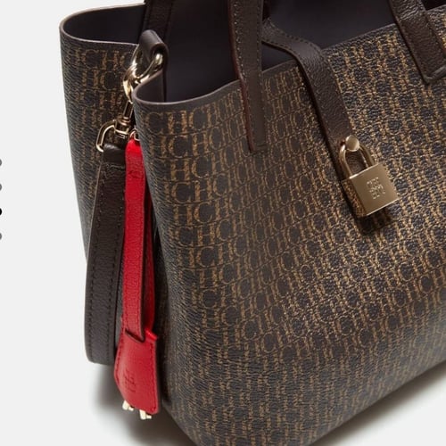 كارولينا هريرا | CAROLINA HERRERA