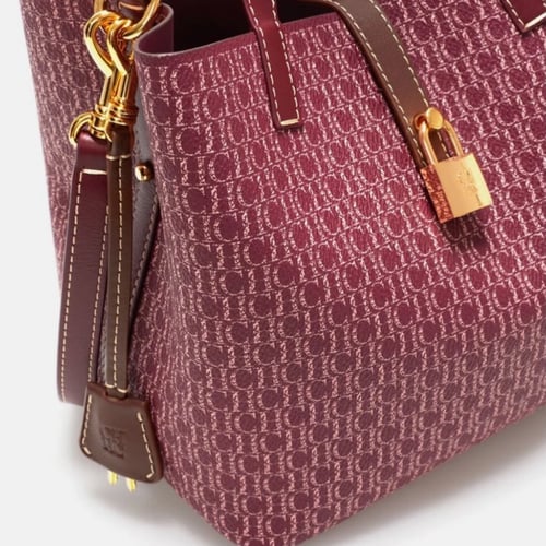 كارولينا هريرا | CAROLINA HERRERA