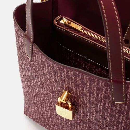 كارولينا هريرا | CAROLINA HERRERA