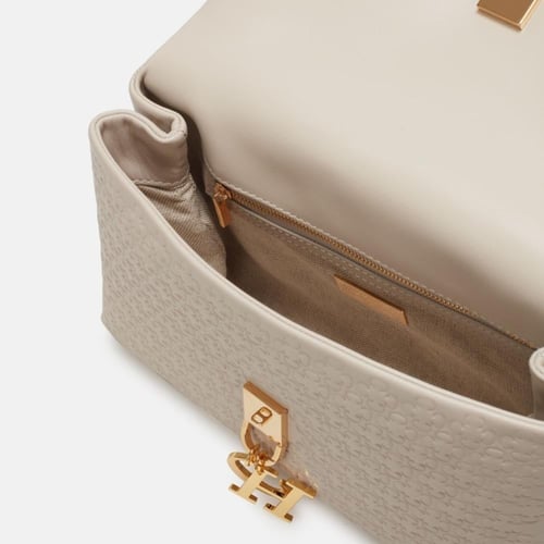 كارولينا هريرا | CH - وسط