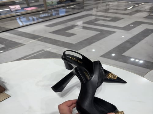 فرزاتشي | VERSACE