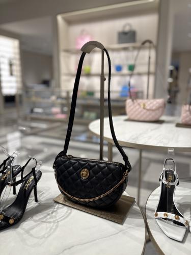 فرزاتشي | VERSACE