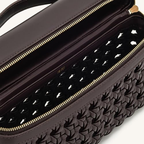 جي دبليو بي | JW PEI