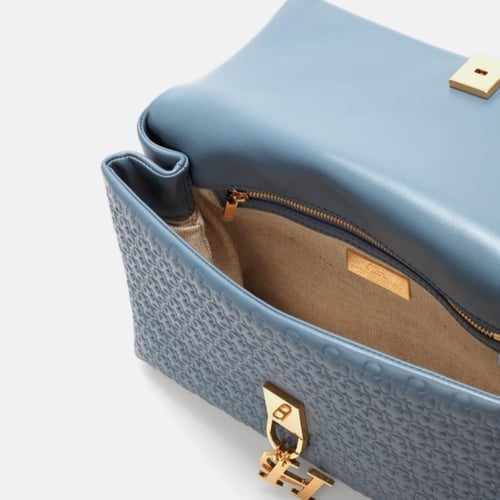 كارولينا هريرا | CH -وسط