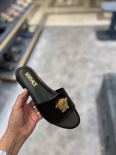 فرزاتشي | VERSACE