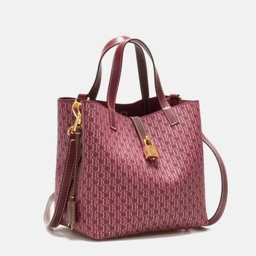 كارولينا هريرا | CAROLINA HERRERA