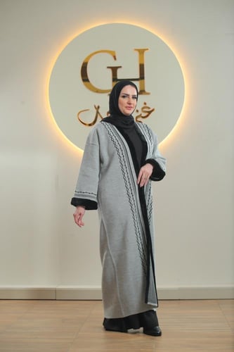 بشت غنى حجاب صوف وفرو ناعم