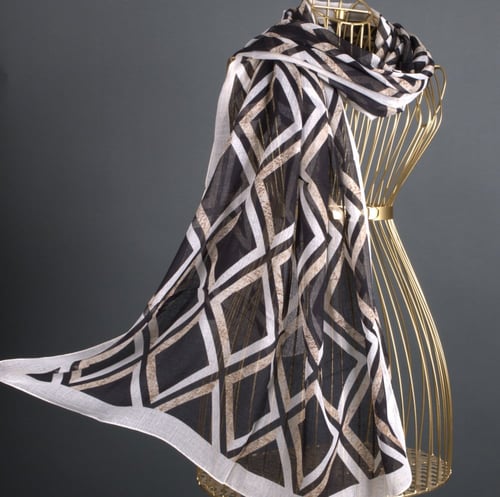 طرحة بوردن شال ناتورال منقوش