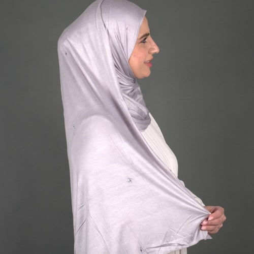 طرحة كشخة سادة مزينة بشفوارفسكي