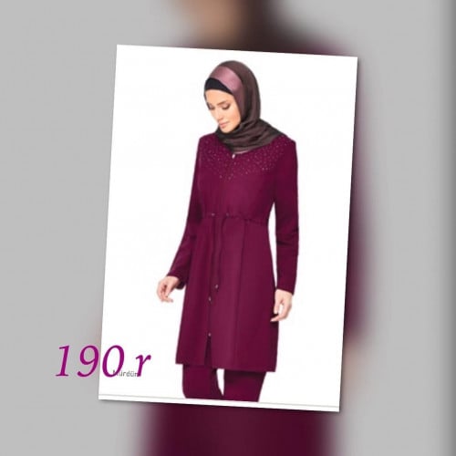 ملابس رياضة مزينة