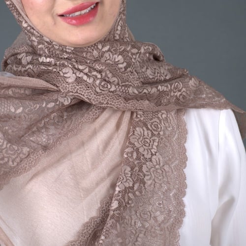 طرحة كشمير ناعم بشرحات دانتيل