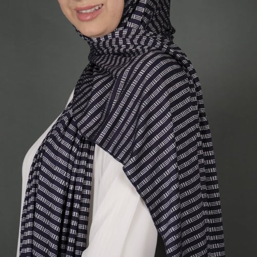 طرحة كشخة مقلم مزينة بشفوارفسكي