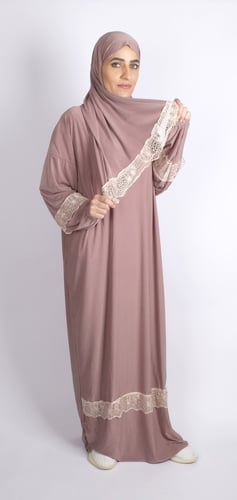 ملابس صلاة كرم بدانتيل