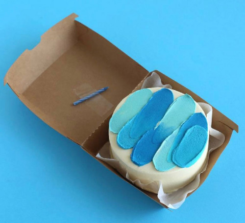 دانتيلا لانش كيك ازرق