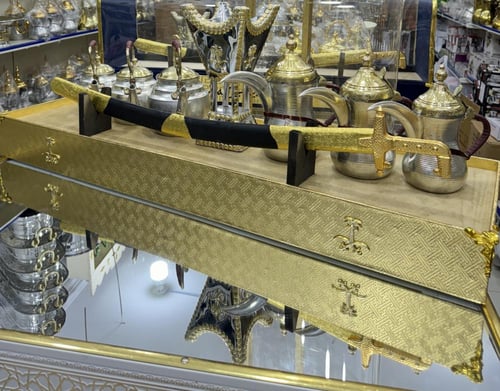 بوكس للأهداء 3 دلال 3 أباريق ومبخر وسيف ( النحاس ا...