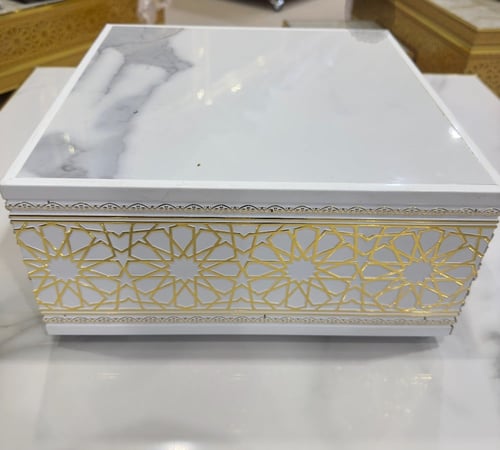 طاولة تقديم مع 4 طوايل خدمة نقش اسلامي