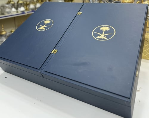 صندوق للأهداء النحاس الاصلي 3 دلال 3 أباريق