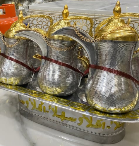 صينية الفواكه + 3 دلال + 3 اباريق ألمنيوم