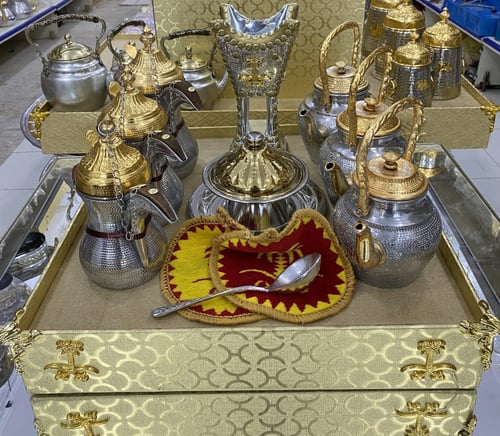 بوكس 3 دلال 3 أباريق وتمرية ومبخر المنيوم