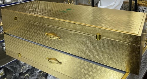 صندوق للأهداء ( 3 دلال + مبخر + سيف ) سيفين ونخله...