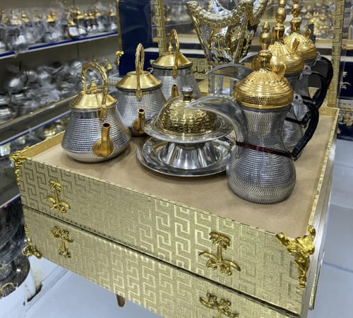 بوكس للأهداء 3 دلال و 3 أباريق ومبخر وتمرية صحاح