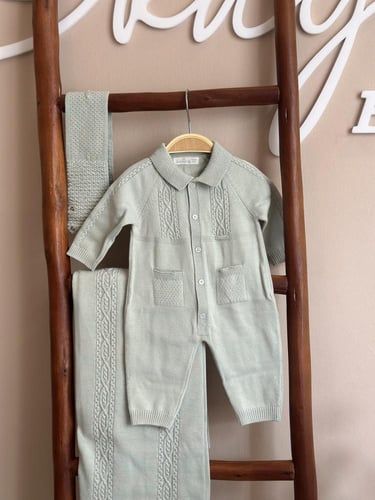 طقم حديثي الولاده ولادي ( اخضر فستقي )