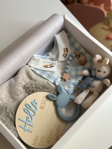 بوكس هدايا مكون من قطعتين ولوح وتذكاري