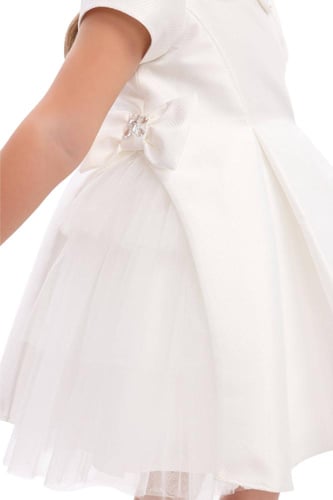 فستان ابيض مع كشكة تل جنب واحد