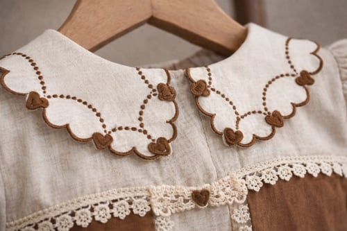 فستان الريف البني ١-٨ سنوات