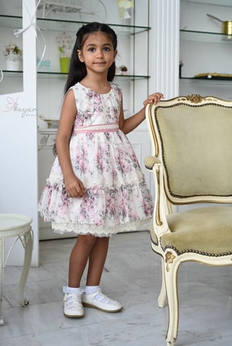 فستان وردي مشجر