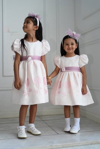 فستان وردي وموف من سنه الى 5 سنوات