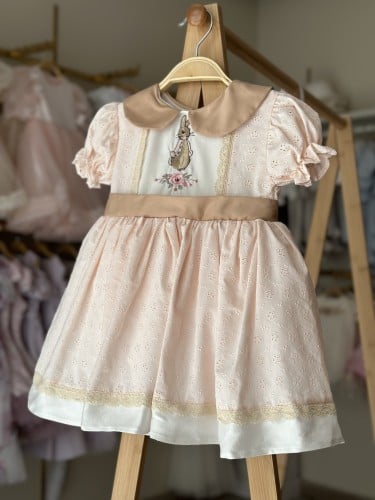 فستان الارنوب ١-٦ سنوات ( يفضل اخذ اكبر بمقاس )