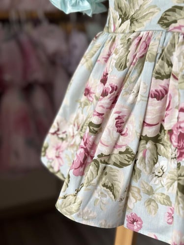 فستان تيفاني مورد ١-٧ سنوات ( يفضل اخذ اكبر بمقاس...