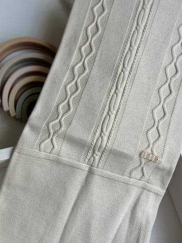 طقم حديثي الولاده بناتي ( بيج )