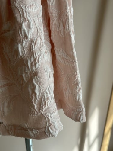 فستان مواليد وردي مع طاقية وشوز