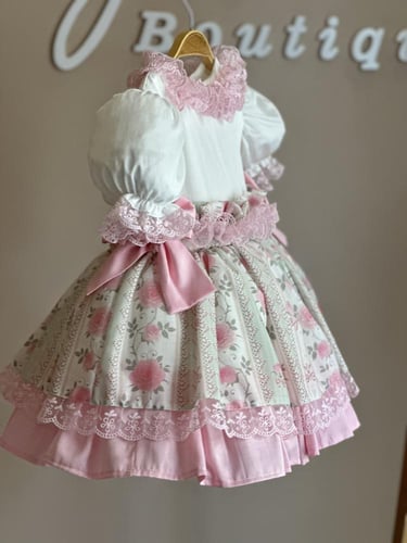 فستان باللون الفستقي والوردي ١-٨ سنوات