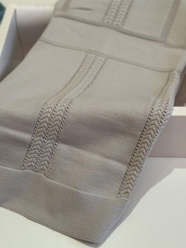 طقم حديثي الولاده ولادي ( رمادي فاتح )