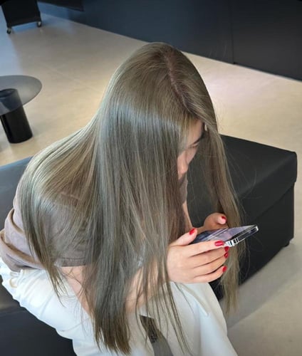 اشقر زيتوني فاتح